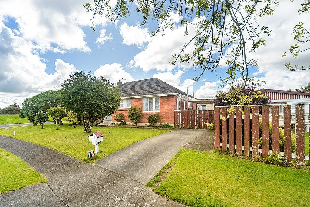 60 Exeter Crescent, Takaro, Palmerston North - Carousel 20