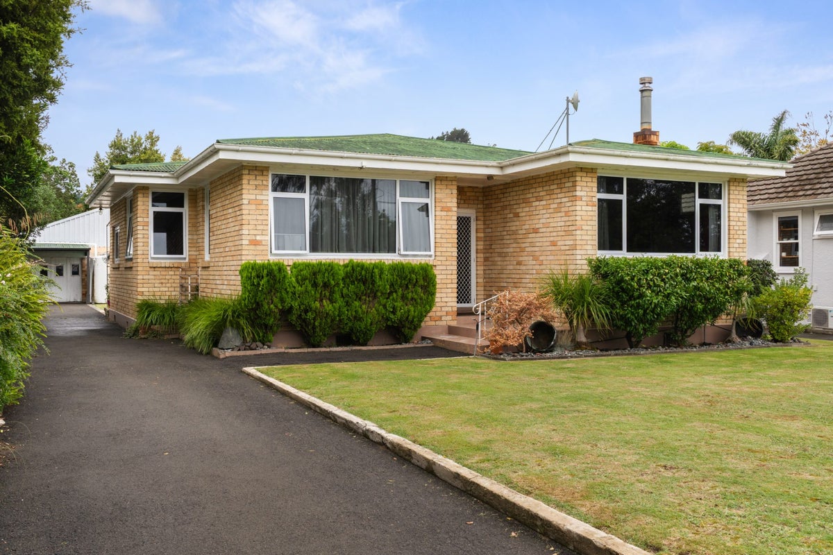 311 Whitaker Street, Whataupoko, Gisborne, Gisborne - Carousel 1