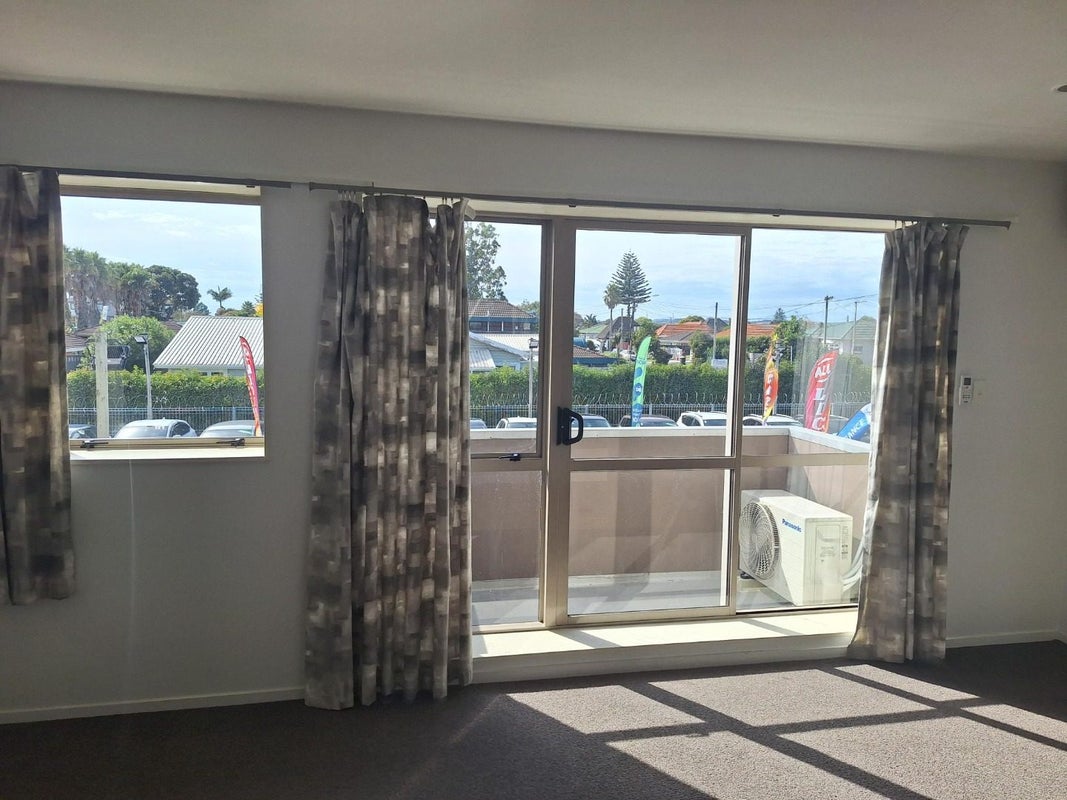 14 Hoteo Avenue, Papatoetoe, Auckland - Carousel 2