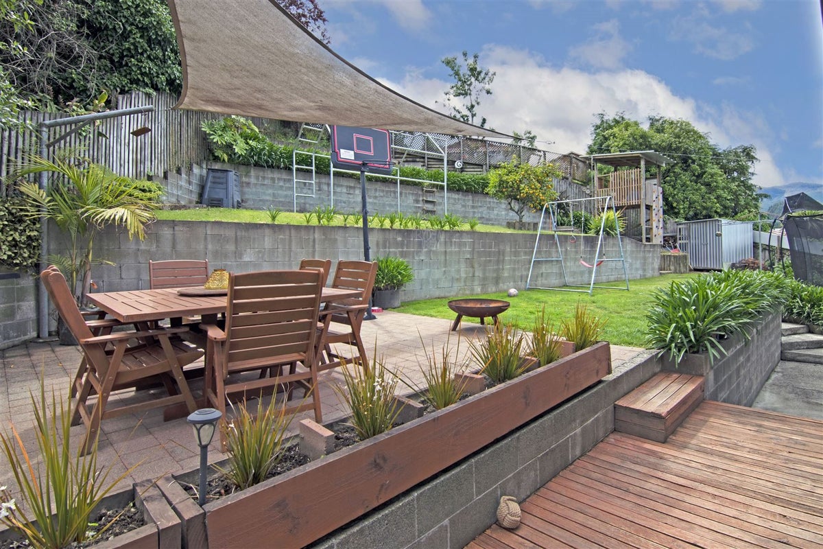 4 Chamboard Place, Washington Valley, Nelson - Carousel 1