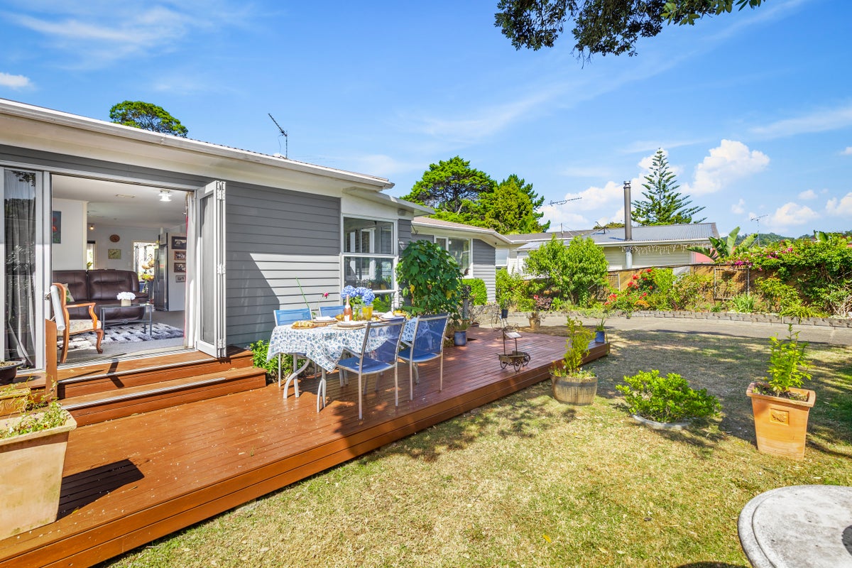 4 Paewai Road, Glen Eden, Auckland - Carousel 2
