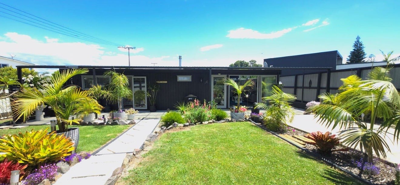 19 West Crescent, Te Puru, Thames - Carousel 1