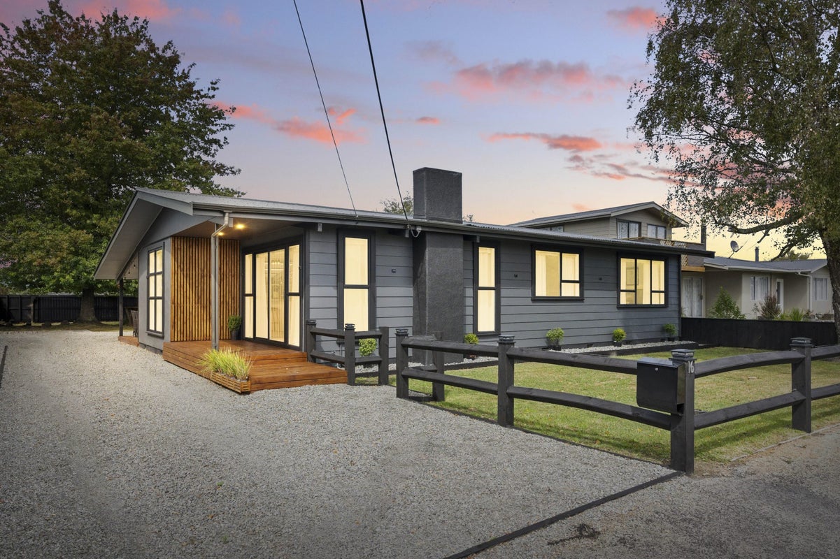 16 Oak Street, Masterton, Masterton - Carousel 1