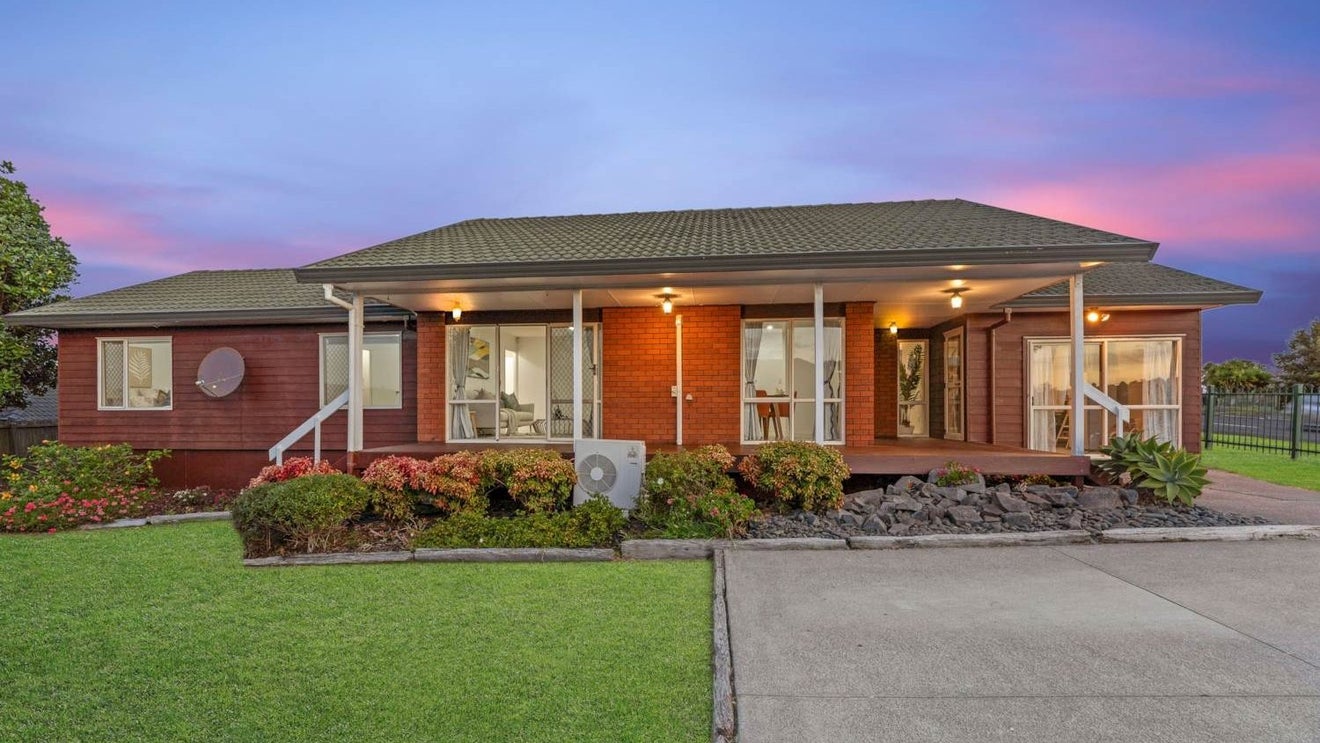 174 Burswood Drive, Burswood, Auckland - Carousel 1