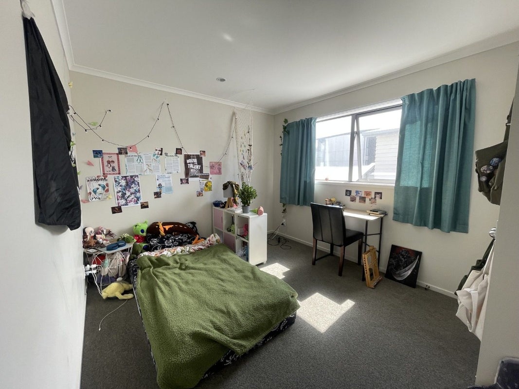 26 Latimer Way, Petone, Lower Hutt - Carousel 11