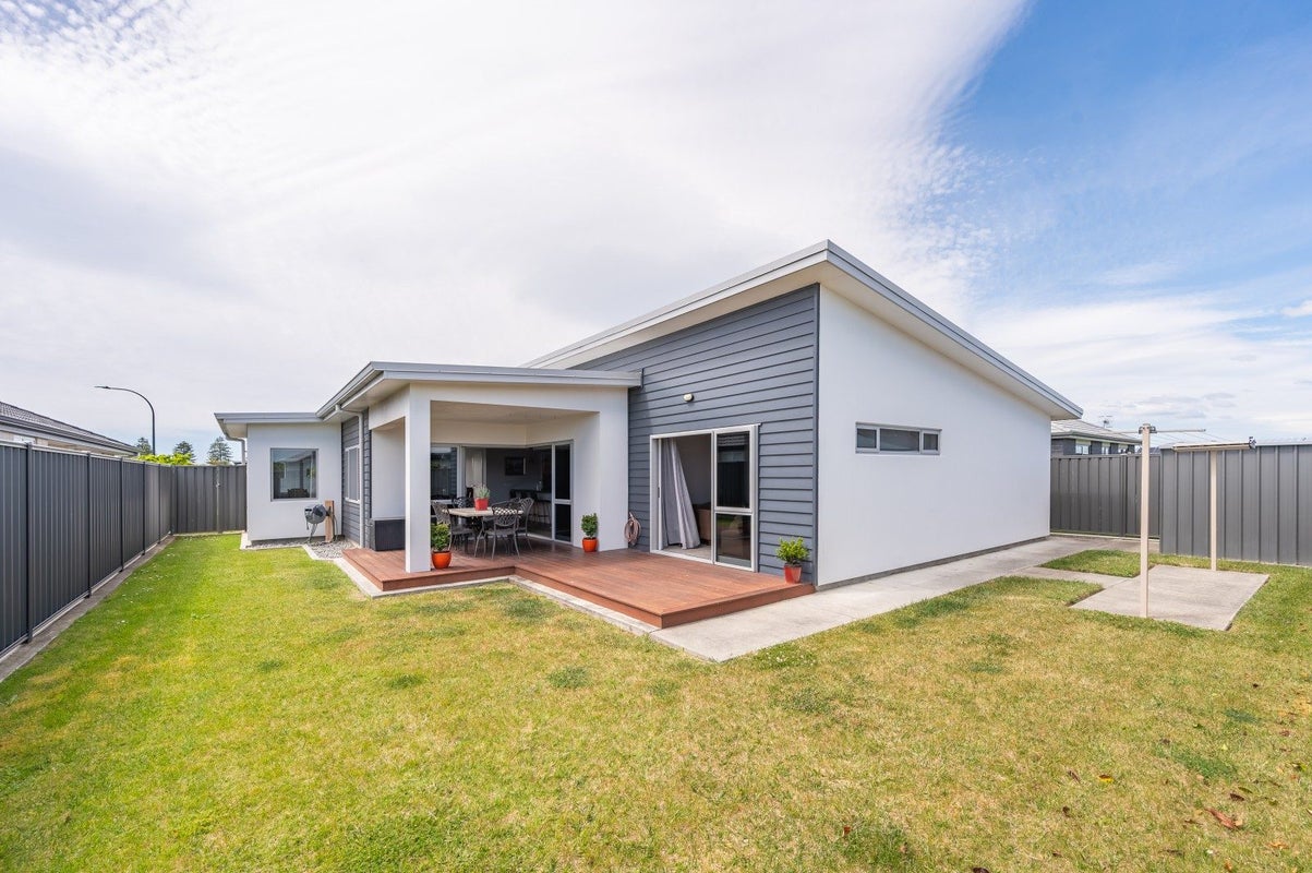 8 Kaituna Place, Te Awa, Napier - Carousel 1