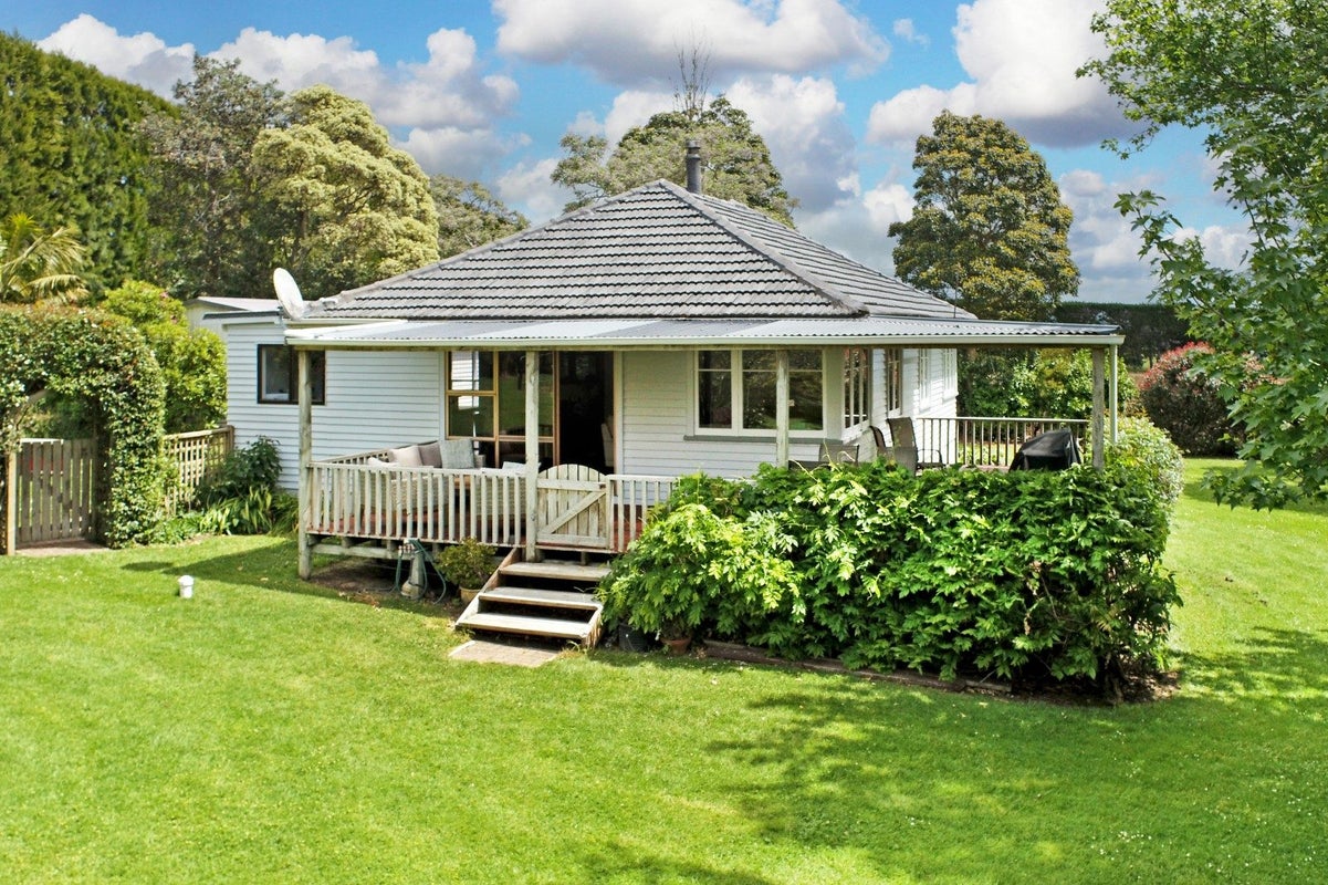 214 Glenbrook Beach Road, Waiuku - Carousel 2