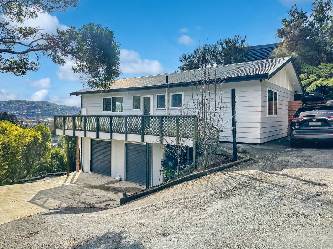 2/15 Judd Crescent, Naenae, Lower Hutt - Carousel 1