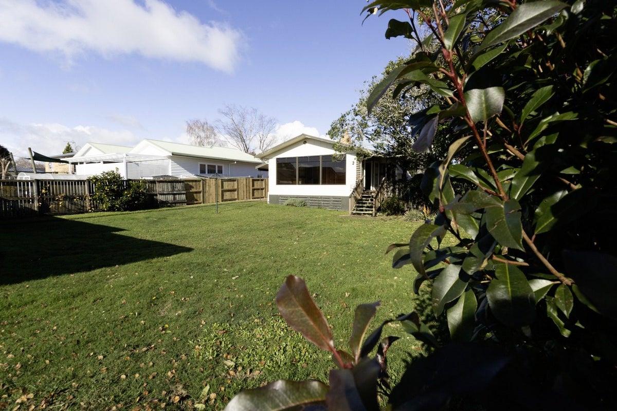 99 Wordsworth Street, Leamington, Cambridge - Carousel 2