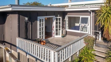 6 Rewa Road, Raumati Beach, Paraparaumu - Carousel 1