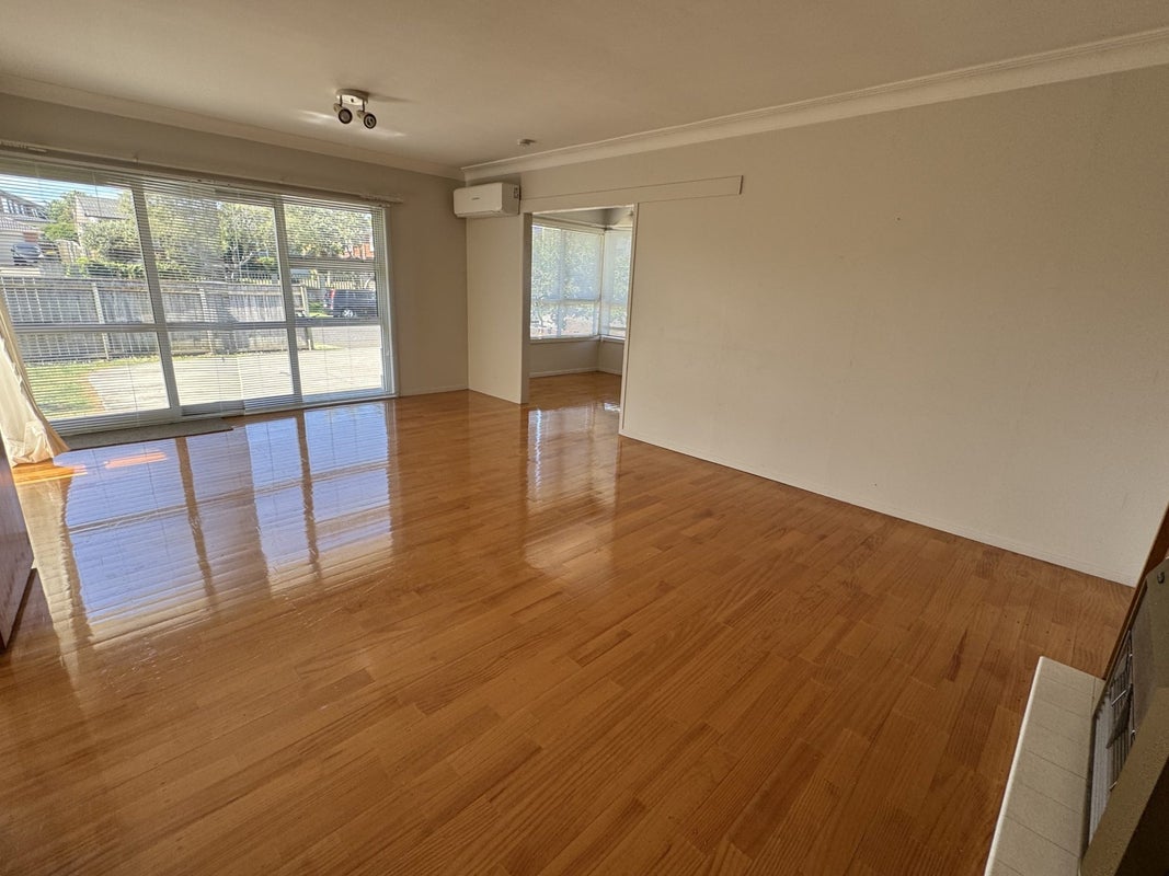 8 Wells Road, Bucklands Beach, Auckland - Carousel 2