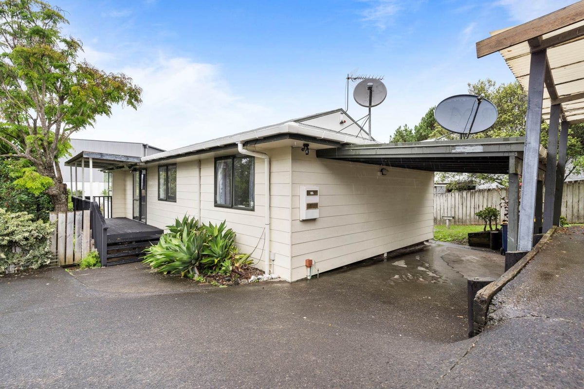 1/7 Kinvig Place, Ranui, Auckland - Carousel 1