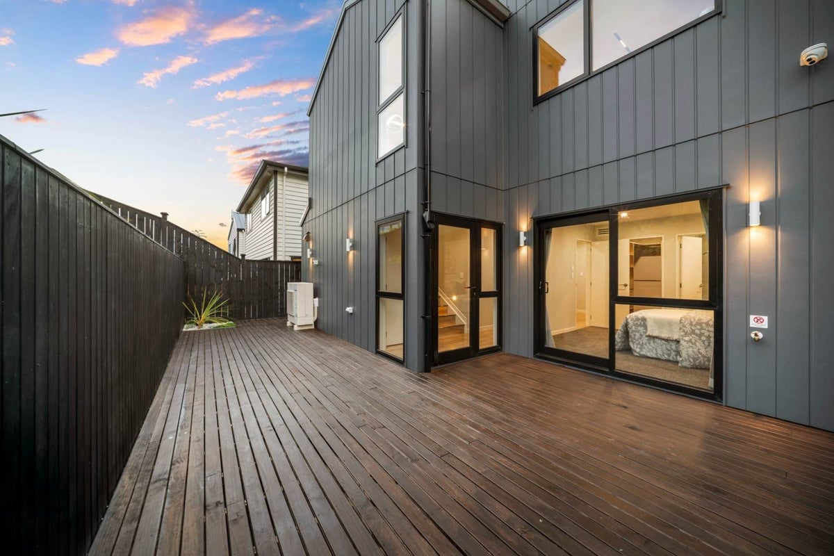 16 Pakirikiri Street, Long Bay, Auckland - Carousel 27