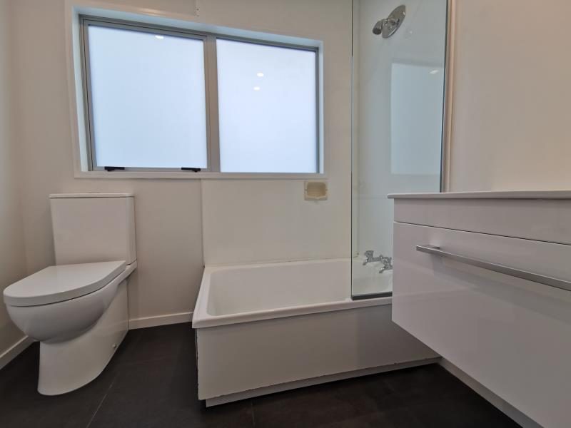 1 Latitude Close, Whitby, Porirua - Carousel 2