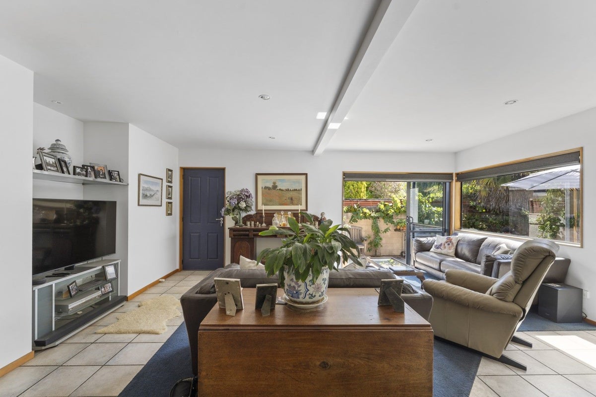 31B Beach Road, Waikawa, Picton - Carousel 2