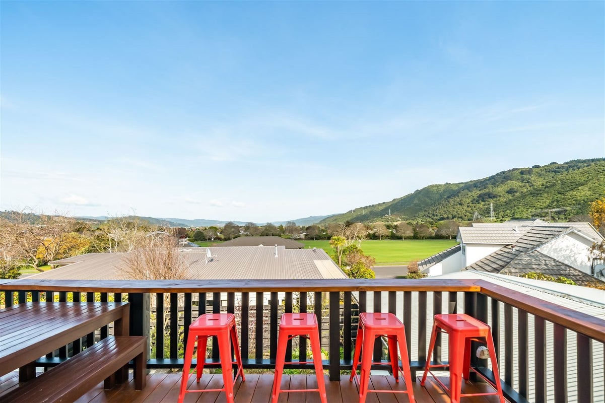 33B Roband Crescent, Brown Owl, Upper Hutt - Carousel 40