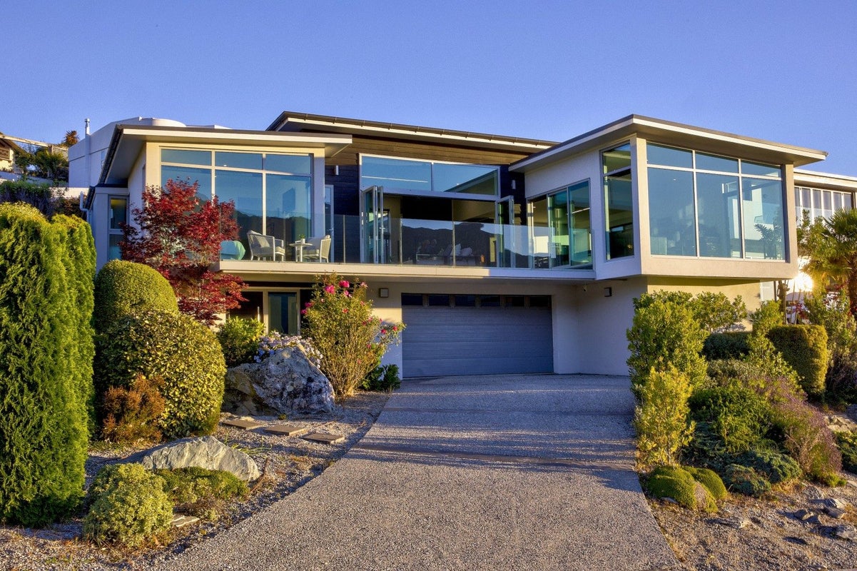 468 Peninsula Road, Kelvin Heights, Queenstown - Carousel 1