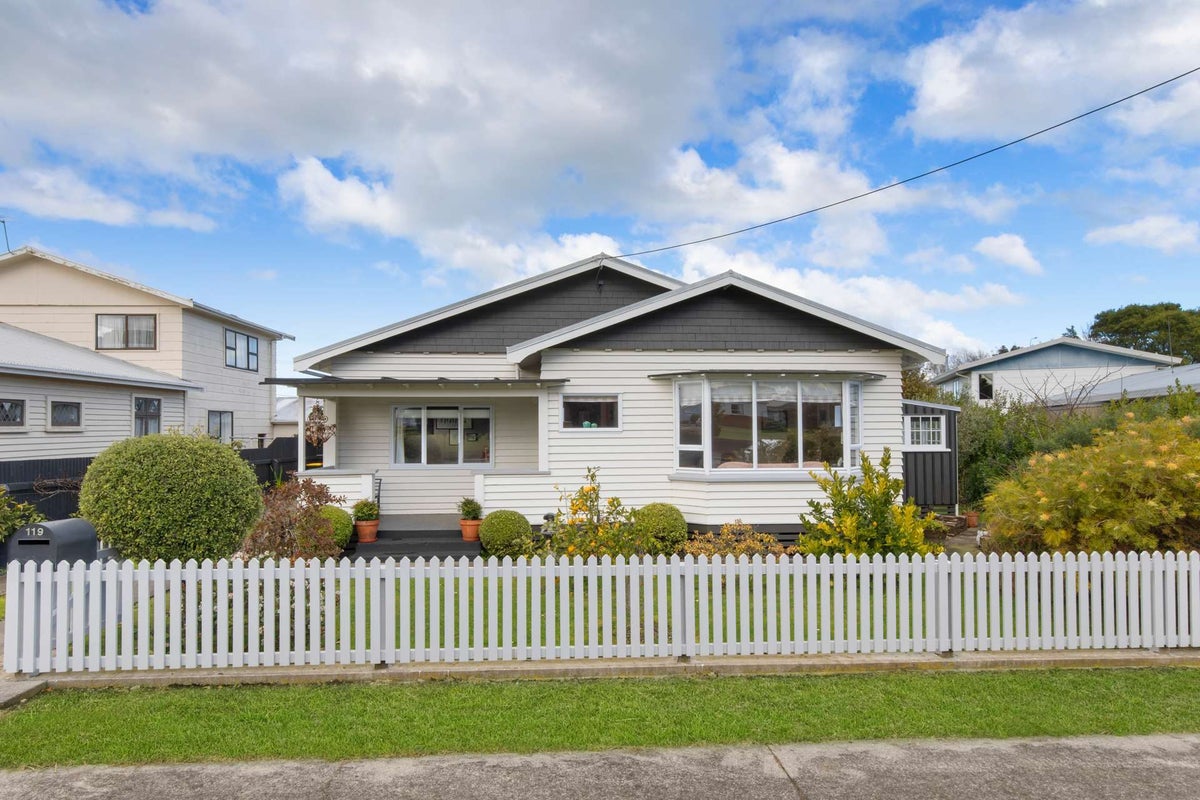 119 Weraroa Road, Waverley, Waverley - Carousel 2