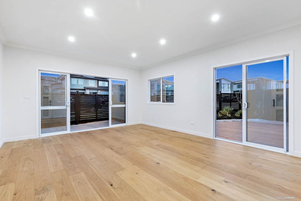 22 Rathmullen Place, Pinehill, Auckland - Carousel 1