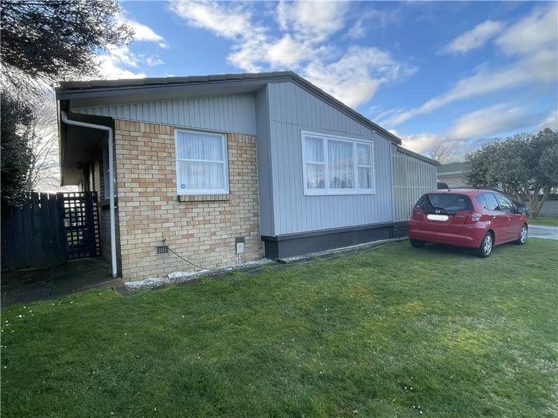 4 Margaret Place, Deanwell, Hamilton - Carousel 1