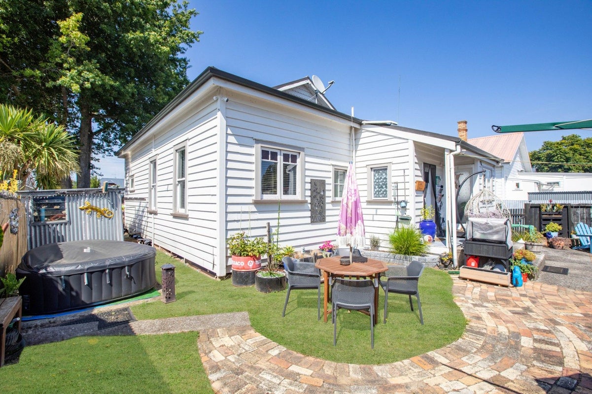 43 Naylor Street, Hamilton East, Hamilton - Carousel 2