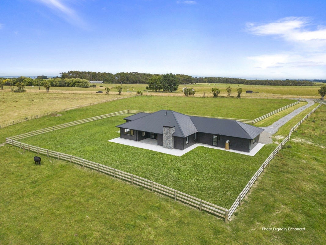 539 Cemetery Road, Sanson, Palmerston North - Carousel 1