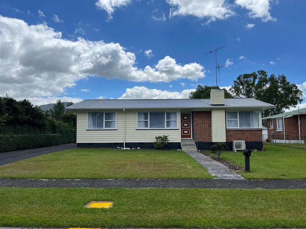 3 Werrina Crescent, Mangakakahi, Rotorua - Carousel 1