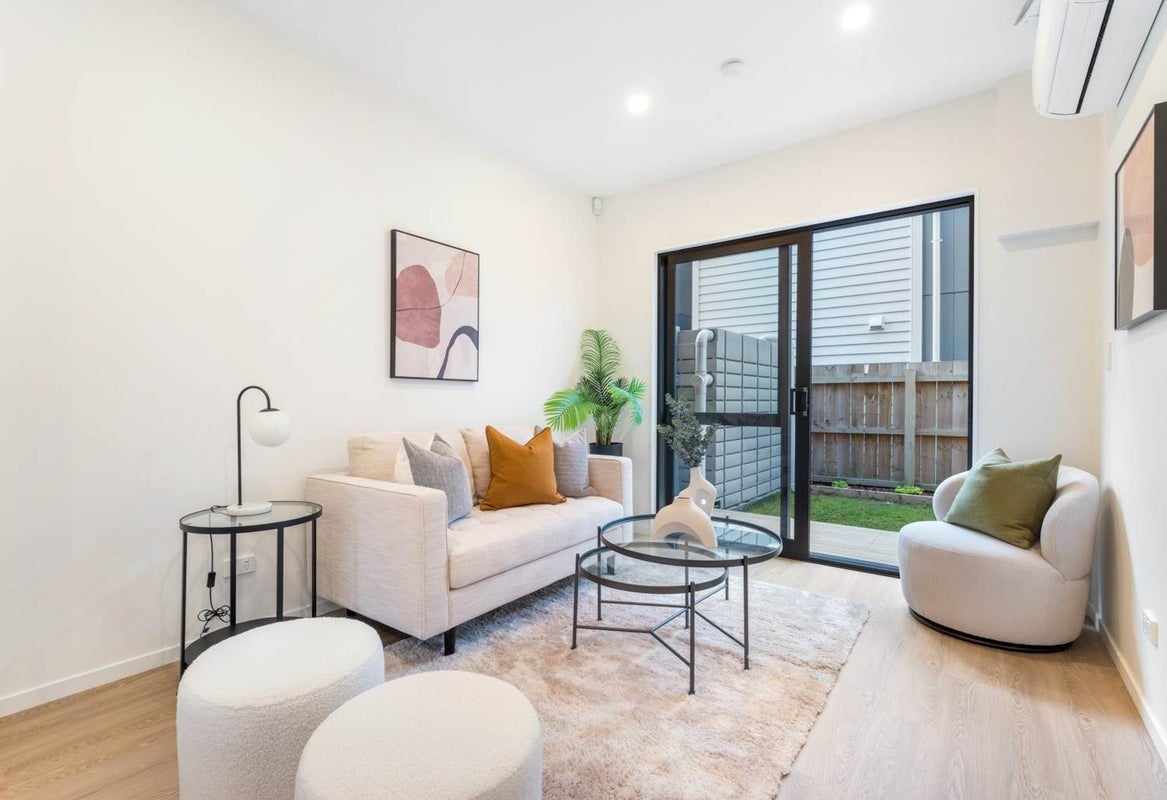 1/45 Smythe Road, Henderson, Auckland - Carousel 2