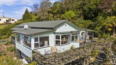 22 Shandon Street, Roseneath, Port Chalmers - Carousel 1