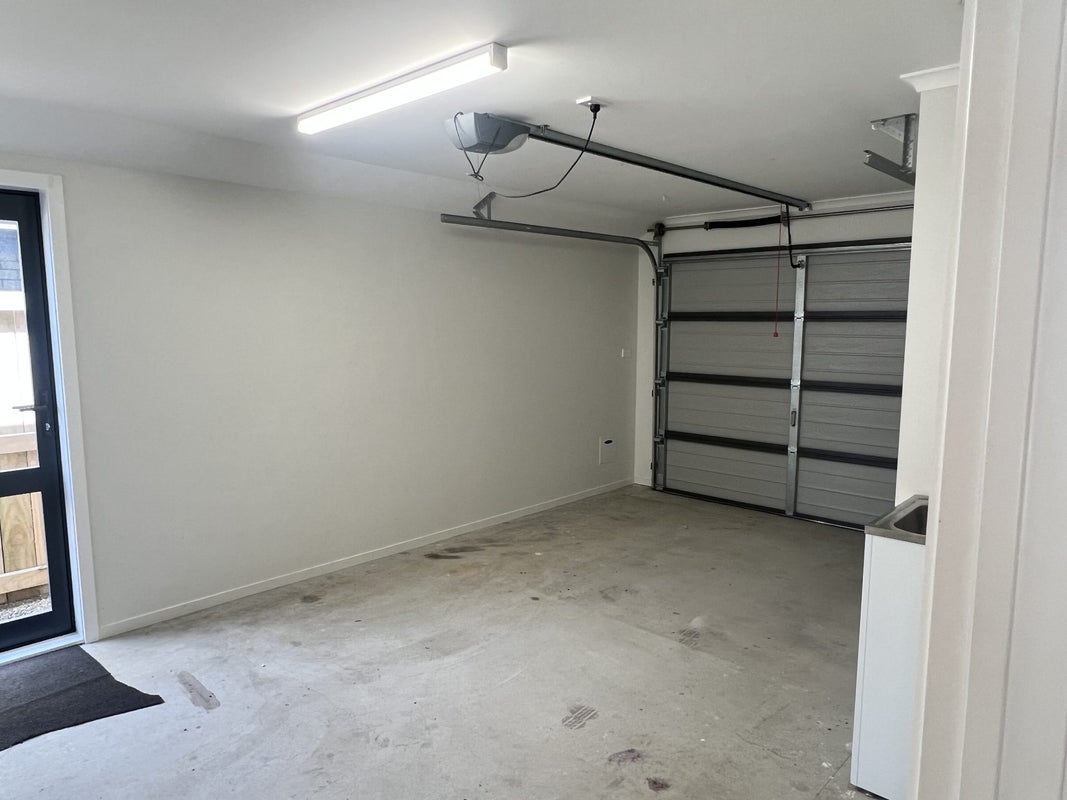 11 Pragma Rise, Rototuna North, Hamilton - Carousel 9
