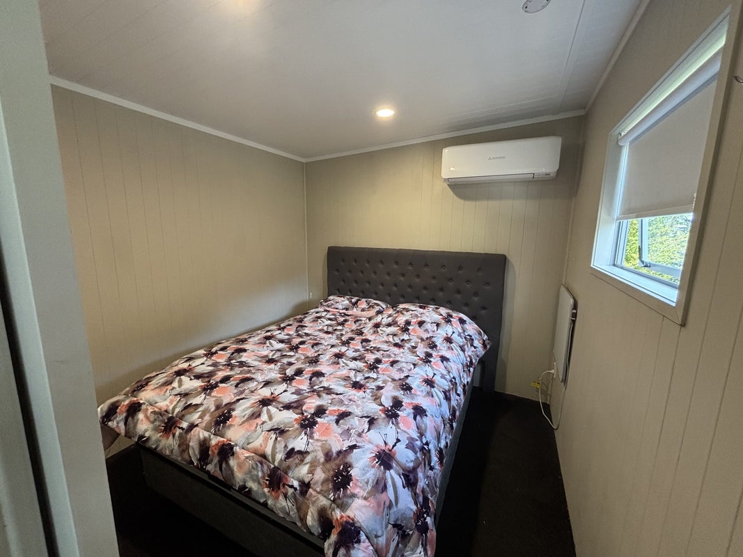 317 West Road, Manurewa - Carousel 7