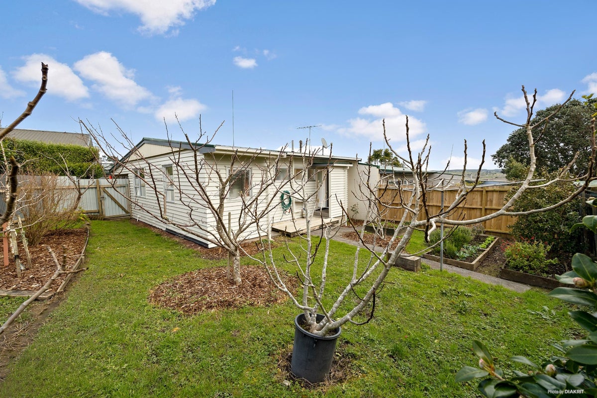 4/14 Makiri Street, Helensville, Auckland - Carousel 1