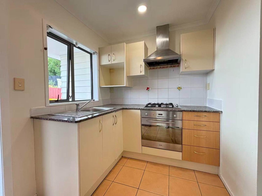 15 Ballyward Close, East Tamaki, Auckland - Carousel 2