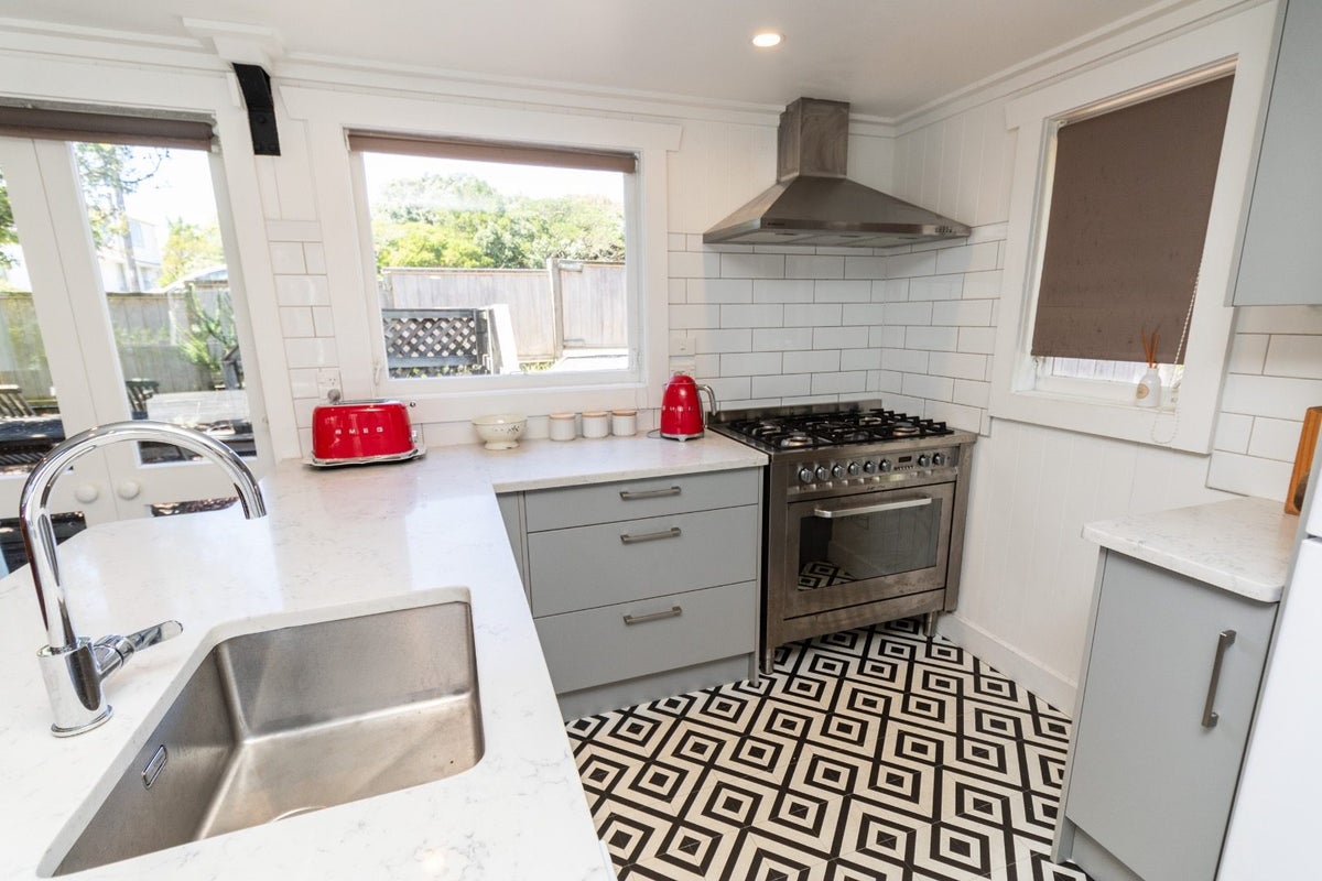 9 Dixie Street, Te Horo Beach - Carousel 2