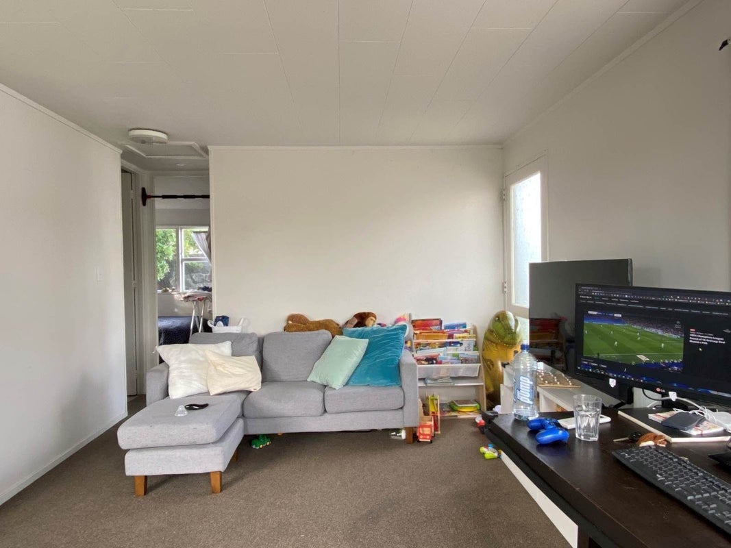 1/867 East Coast Road, Northcross, Auckland - Carousel 2