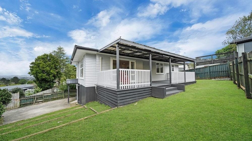 1/20 Sarajevo Place, Massey, Auckland - Carousel 1