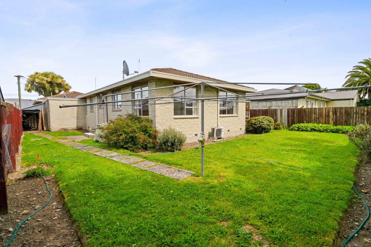 2/4 Brixton Street, Islington, Christchurch - Carousel 2