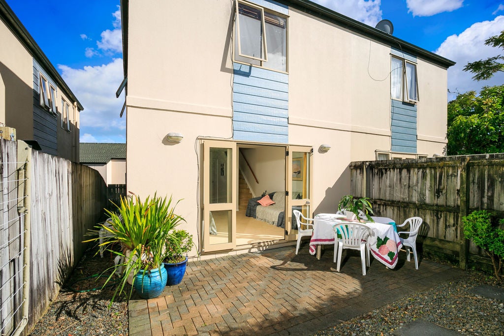 5/9 Sunnydale Place, Oteha, Auckland - Carousel 2