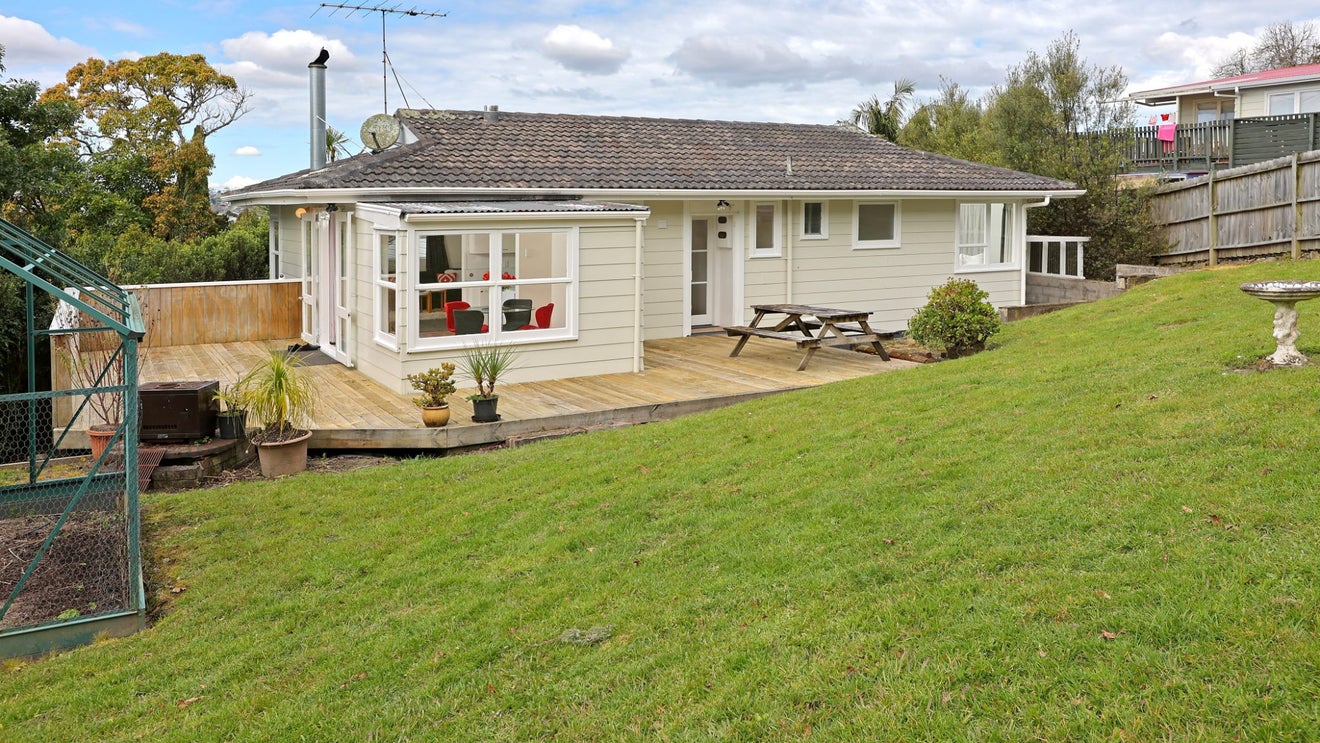 39 Fitzwater Place, Henderson, Auckland - Carousel 1