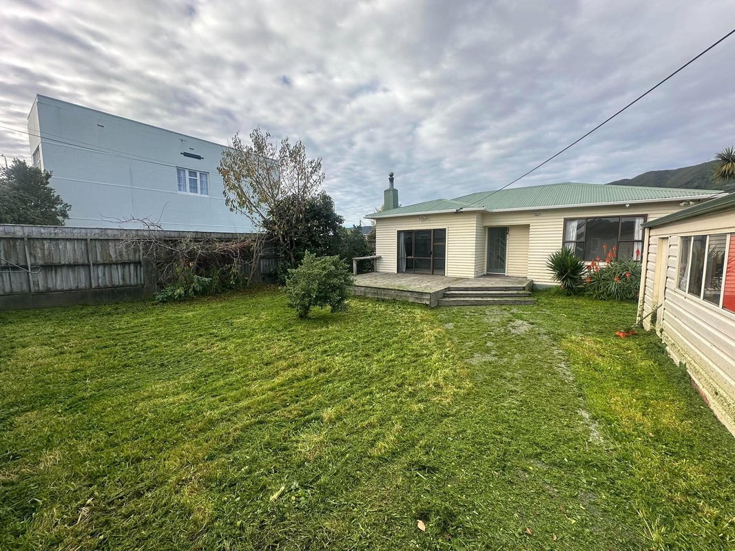3 Leighton Avenue, Waiwhetu, Lower Hutt - Carousel 1