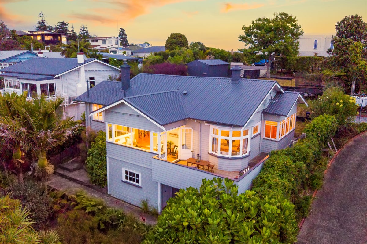 16 Victoria Heights, Stepneyville, Nelson - Carousel 2