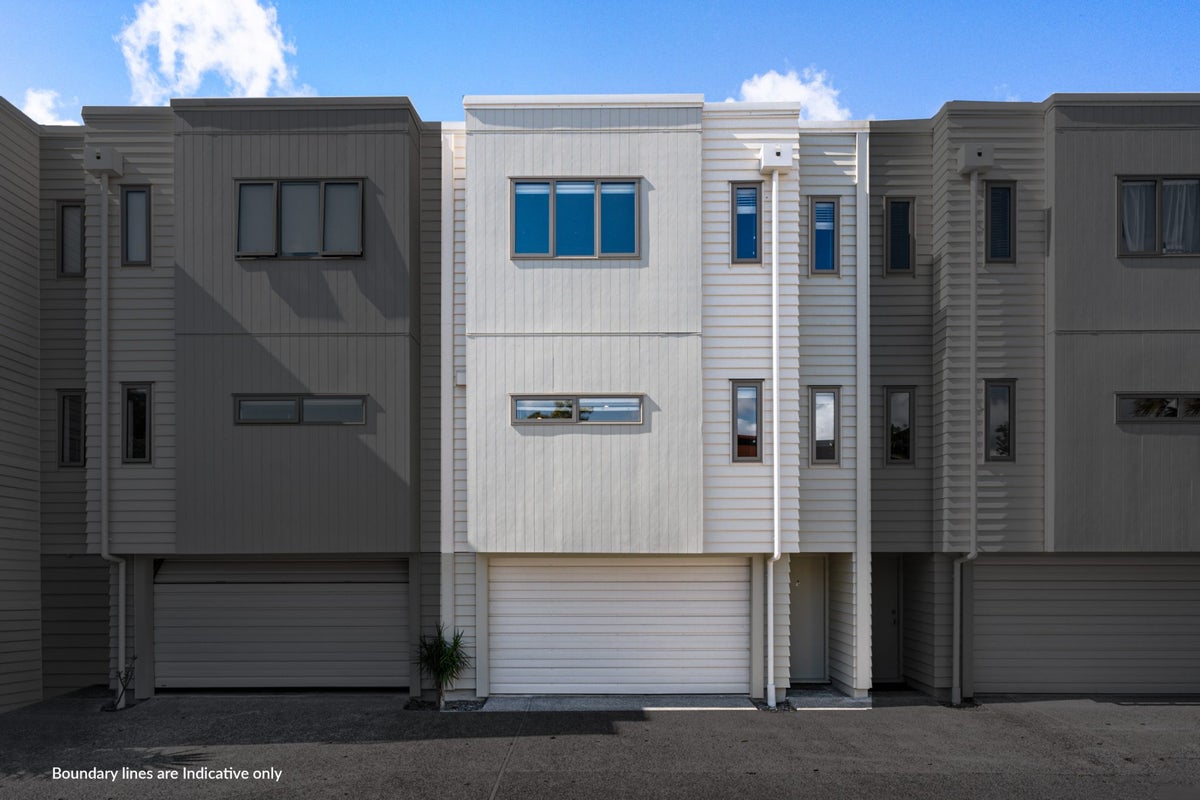 47/21 Hunters Park Drive, Three Kings, Auckland City, Auckland - Carousel 1