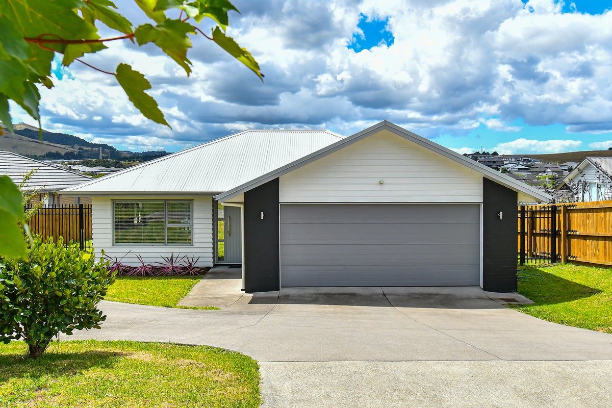 54 Helenslee Road, Pokeno - Carousel 1