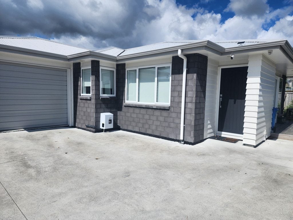 43C Wainuiomata Road, Wainuiomata, Lower Hutt - Carousel 1