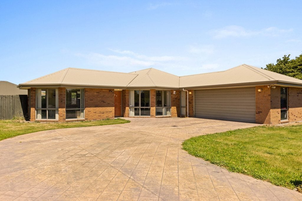 21 Springs Road, Hornby, Christchurch - Carousel 1