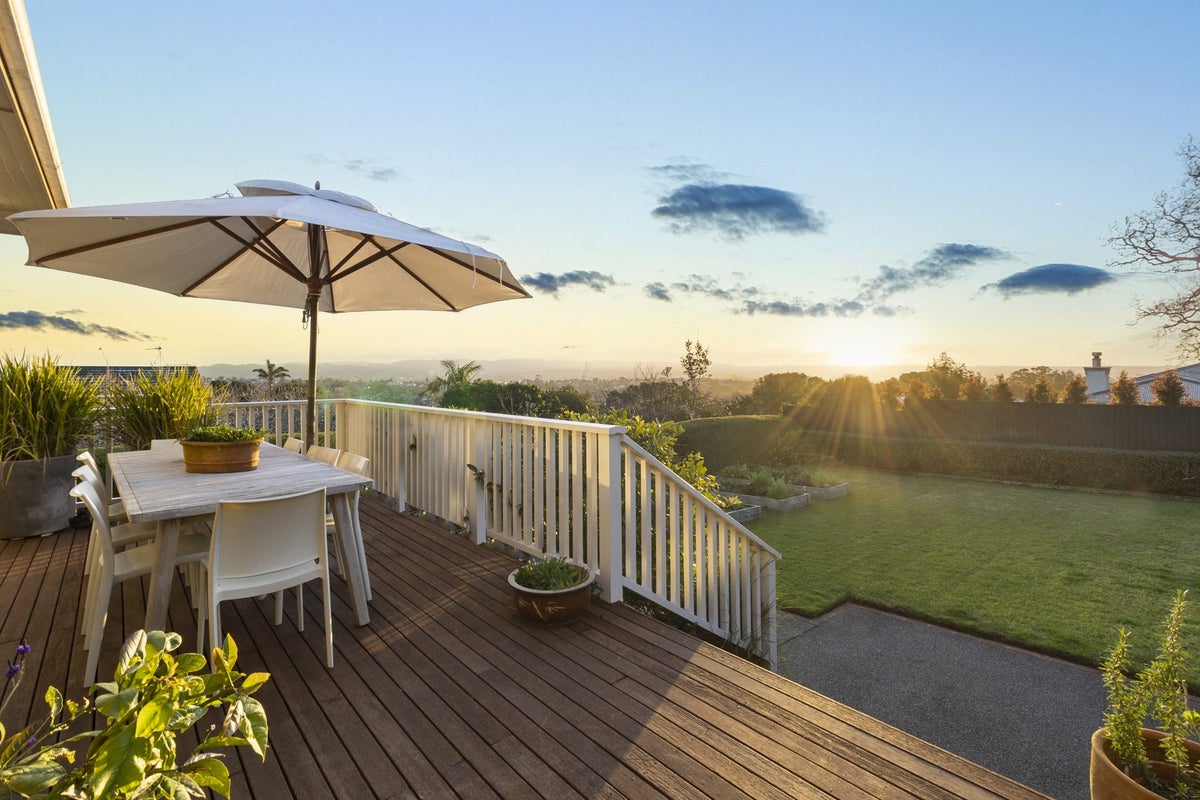 38 Grande Avenue, Mount Albert, Auckland - Carousel 2