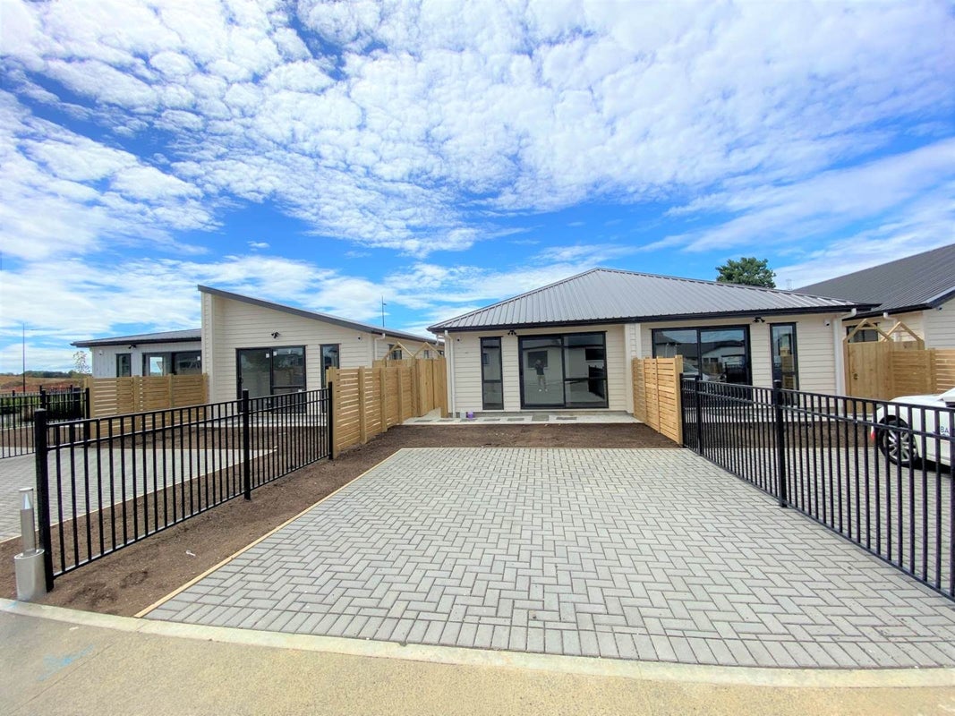 6B Auranga Drive, Karaka, Papakura - Carousel 1