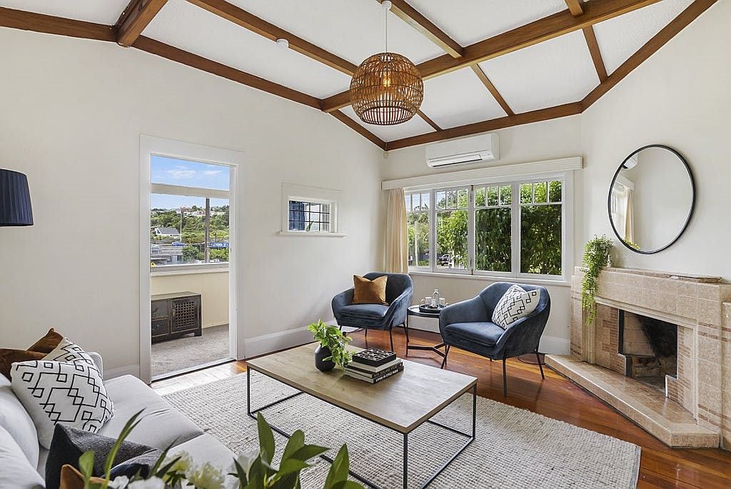 54 Mountain View Road, Morningside, Auckland - Carousel 2