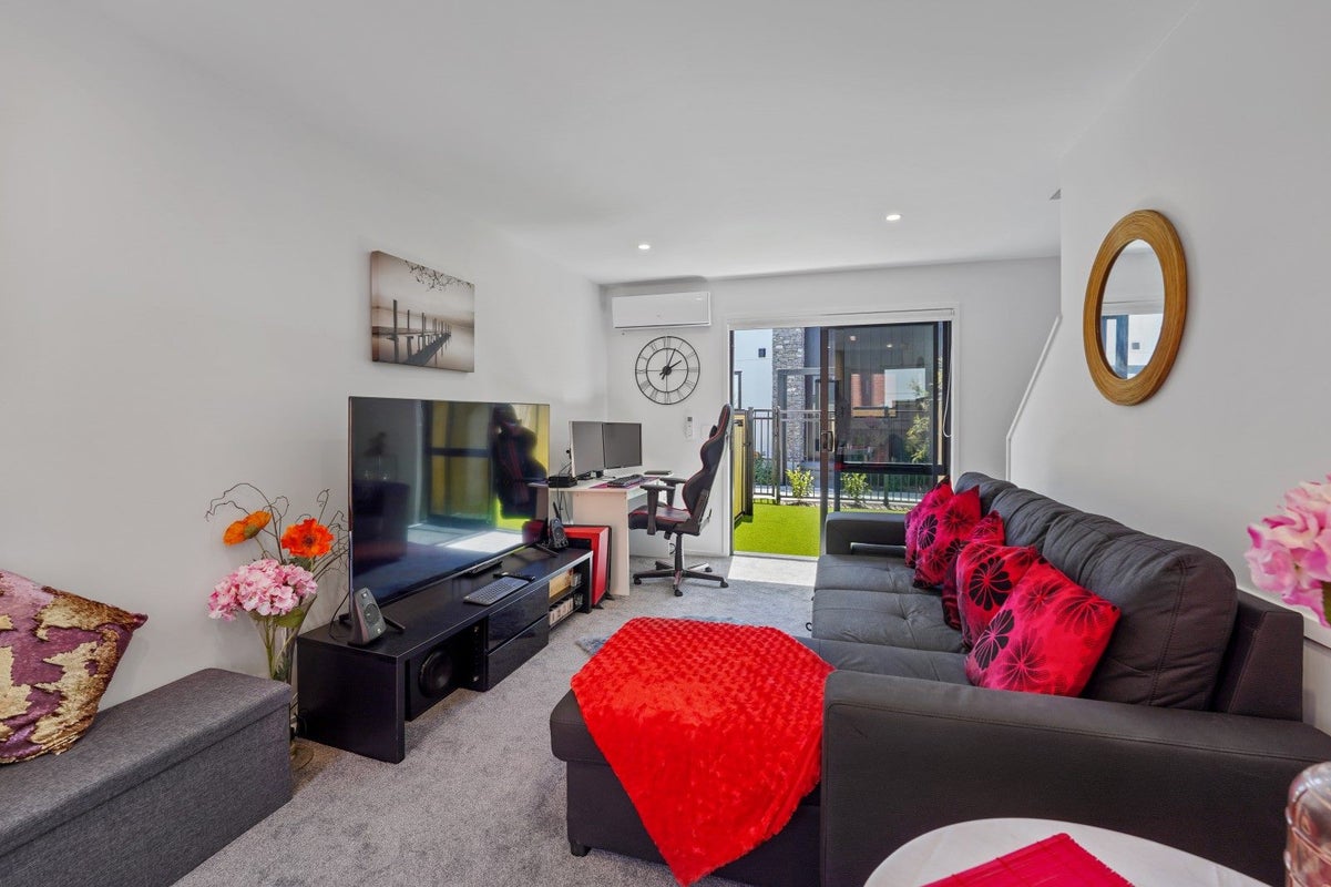 3/5 Milne Crescent, Taita, Lower Hutt - Carousel 2