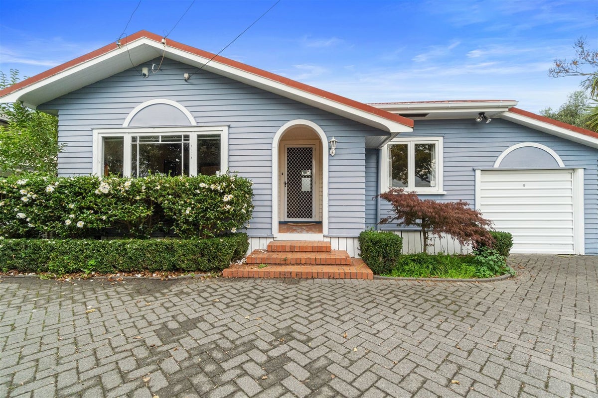 64 Wellington Street, Hamilton East, Hamilton - Carousel 2